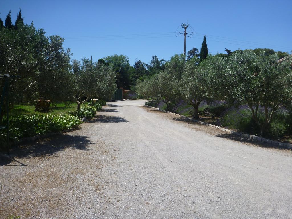 Le Mas De Gleyzes B&B De Charme Lédenon Exteriör bild